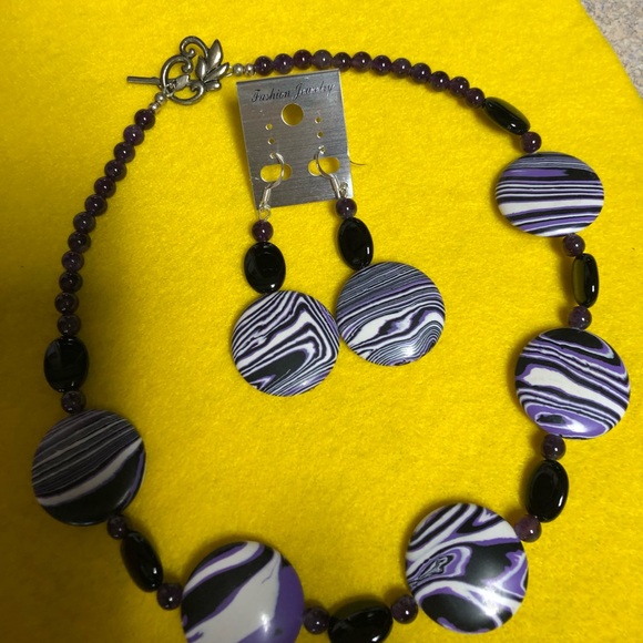 Beautiful NWOT Artisan- Made Purple, Black & White Necklace and Earrings Set - Picture 3 of 7